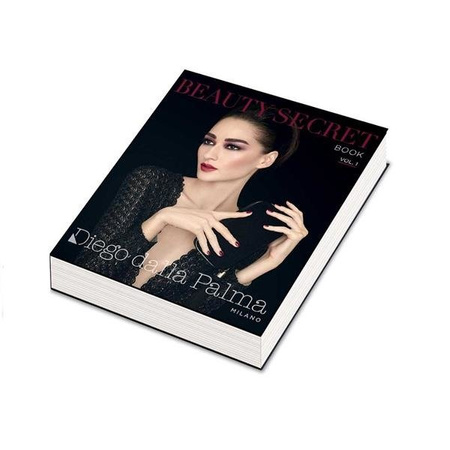 Diego Dalla Palma Beauty Secret Book Vol.1 zestaw Purple Eyeshadow Palette 4x1.6g + Ciglione Lash Booster Mascara Black 11ml + Eye Pencil 01 Black 1.1g + Matt Lipstick nr 162 3.4g + Smalto Mauve Me + kosmetyczka